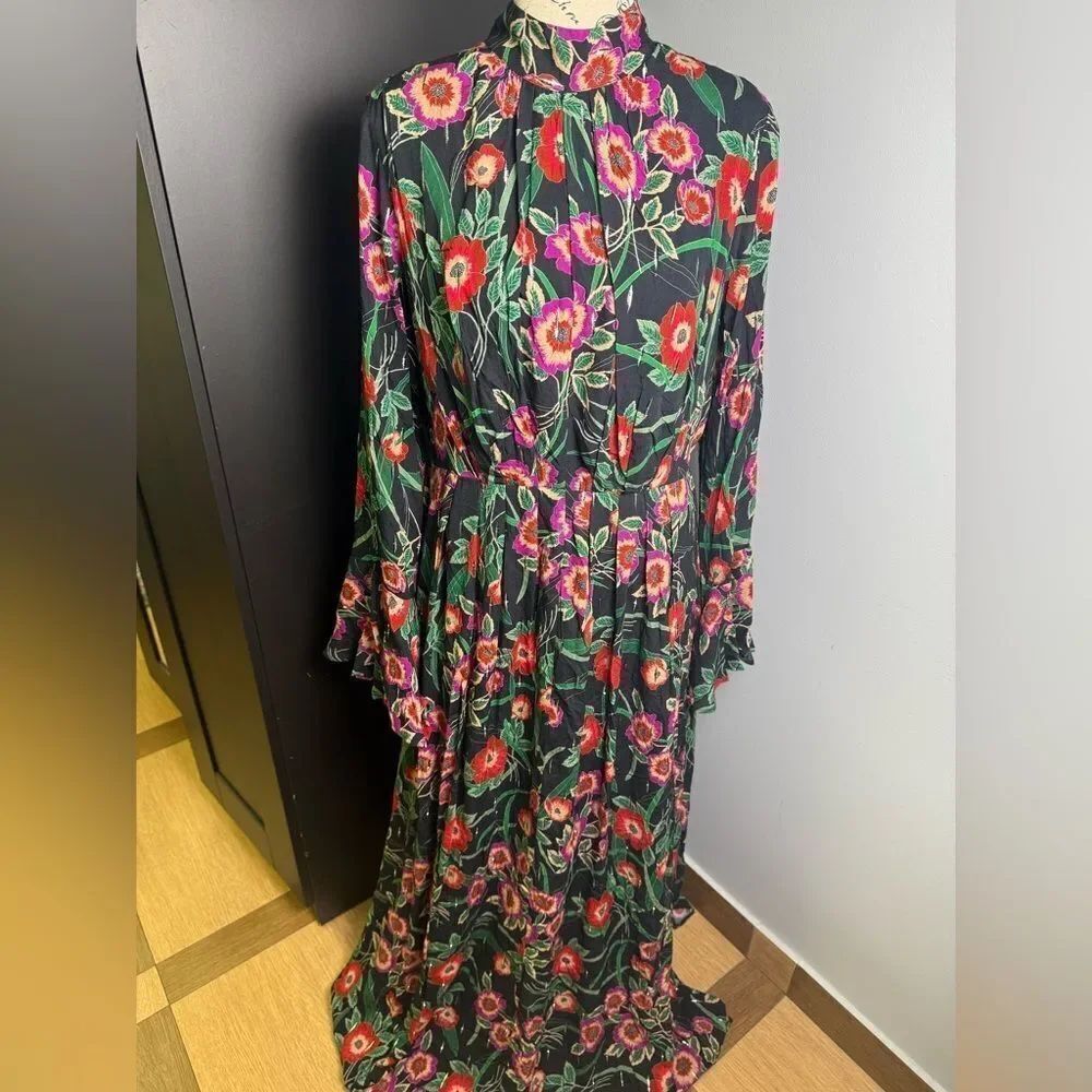 Misa Floral Maxi Open Back Dress NWT Size L